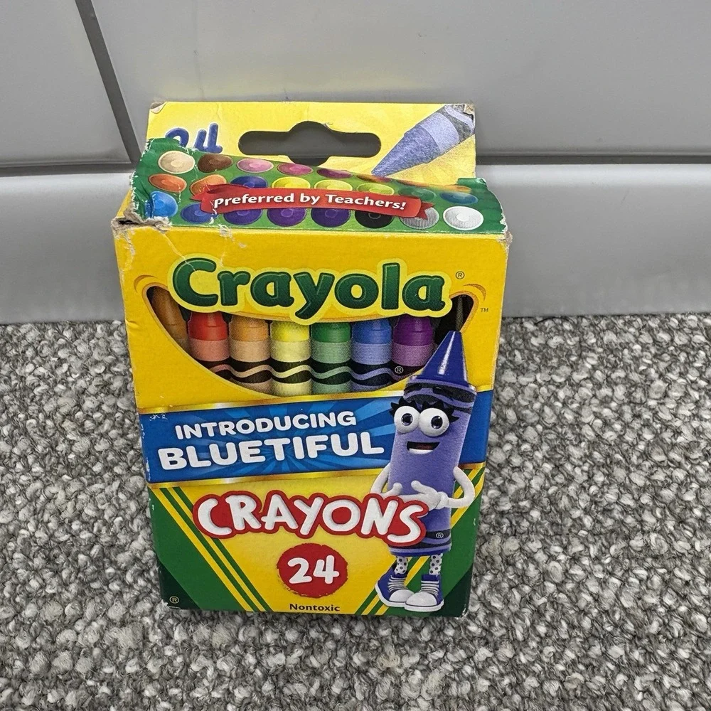 Crayola Introducing Bluetiful 24 Pack Crayons EUC 2017